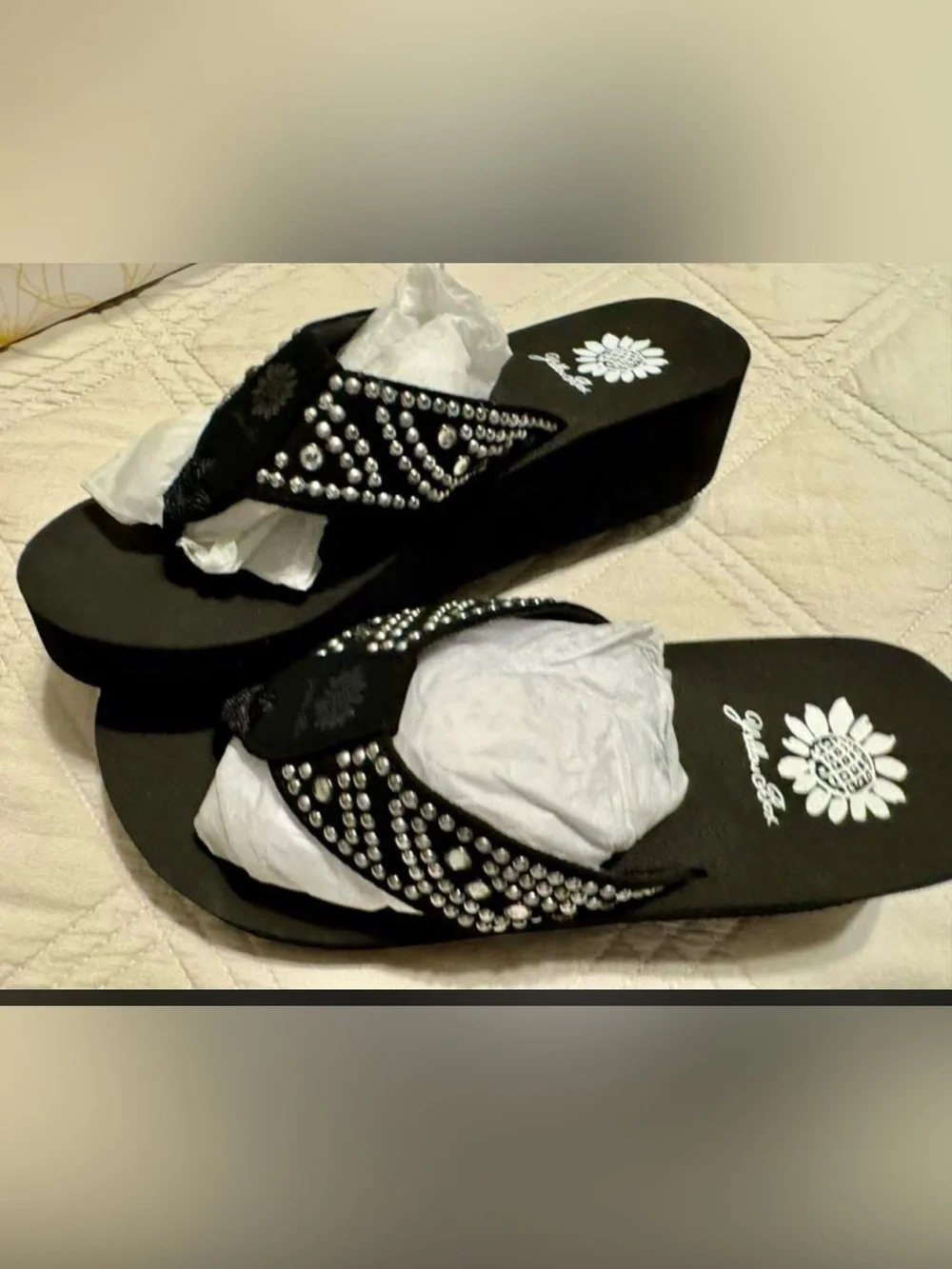 NEW Stylish Yellow Box Black Studded Thong Sandals with Silver Accents - Picture 2 of 6
